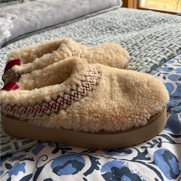 UGG tazz II Cream Sherpa Platform clog slipper in Heritage braid size 7 cozy - Picture 10 of 12